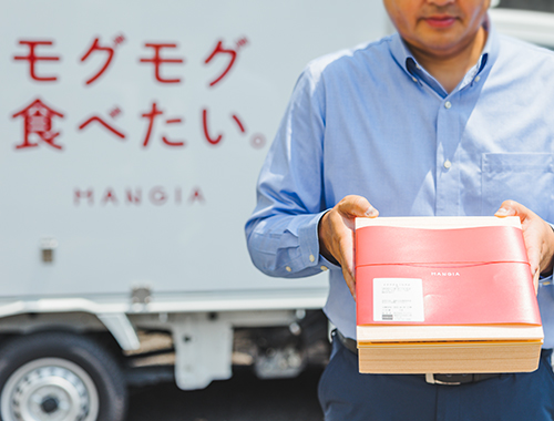 安全・美味しさを維持するために保冷車の温度管理も徹底