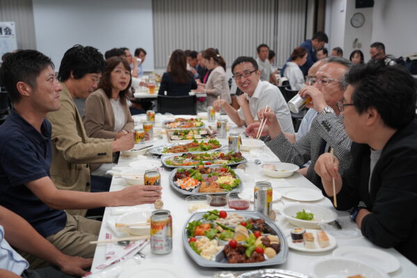 仕出し弁当の特別注文オードブル８０人前。