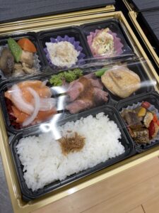 洋風幕の内弁当の完成した様子