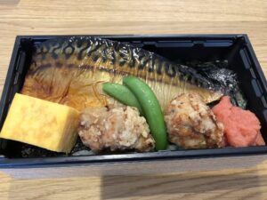 鯖の塩焼き弁当の画像