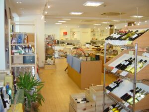 お酒やさんからお酒を販売してもらっていた画像
